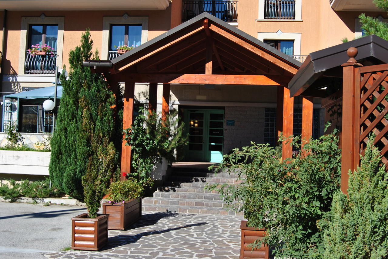 Alba Sporting Hotel Rocca di Mezzo Extérieur photo