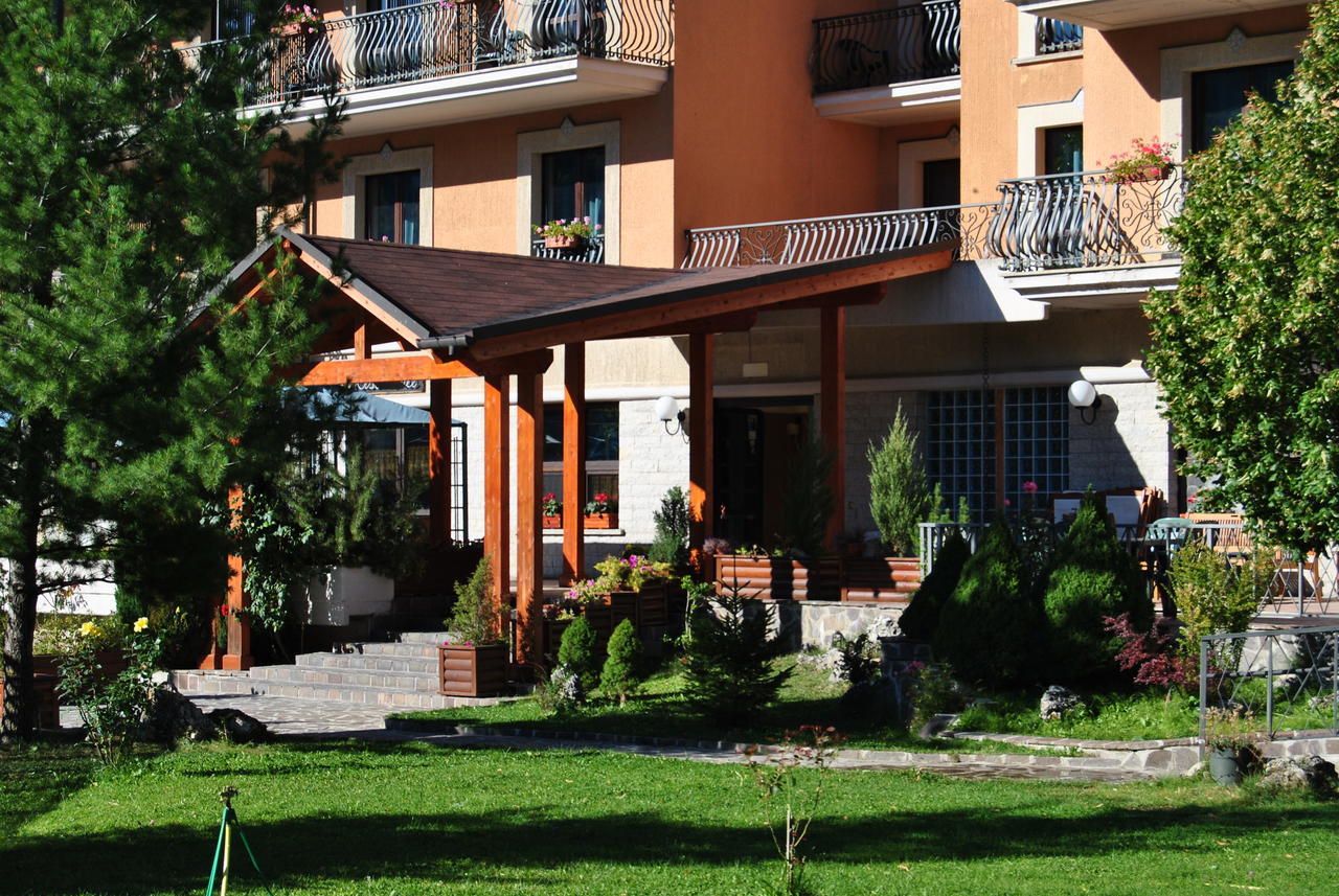 Alba Sporting Hotel Rocca di Mezzo Extérieur photo