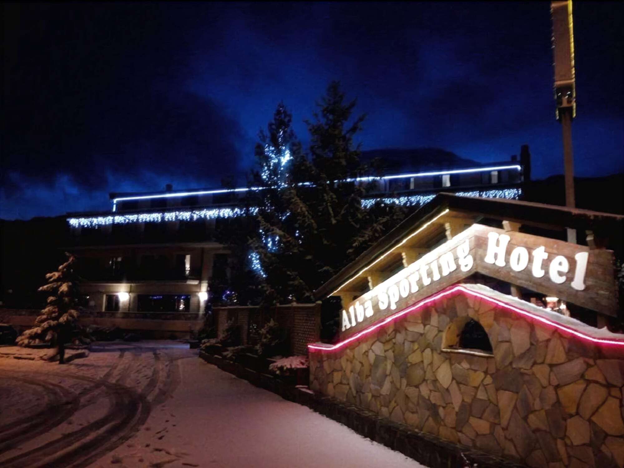 Alba Sporting Hotel Rocca di Mezzo Extérieur photo