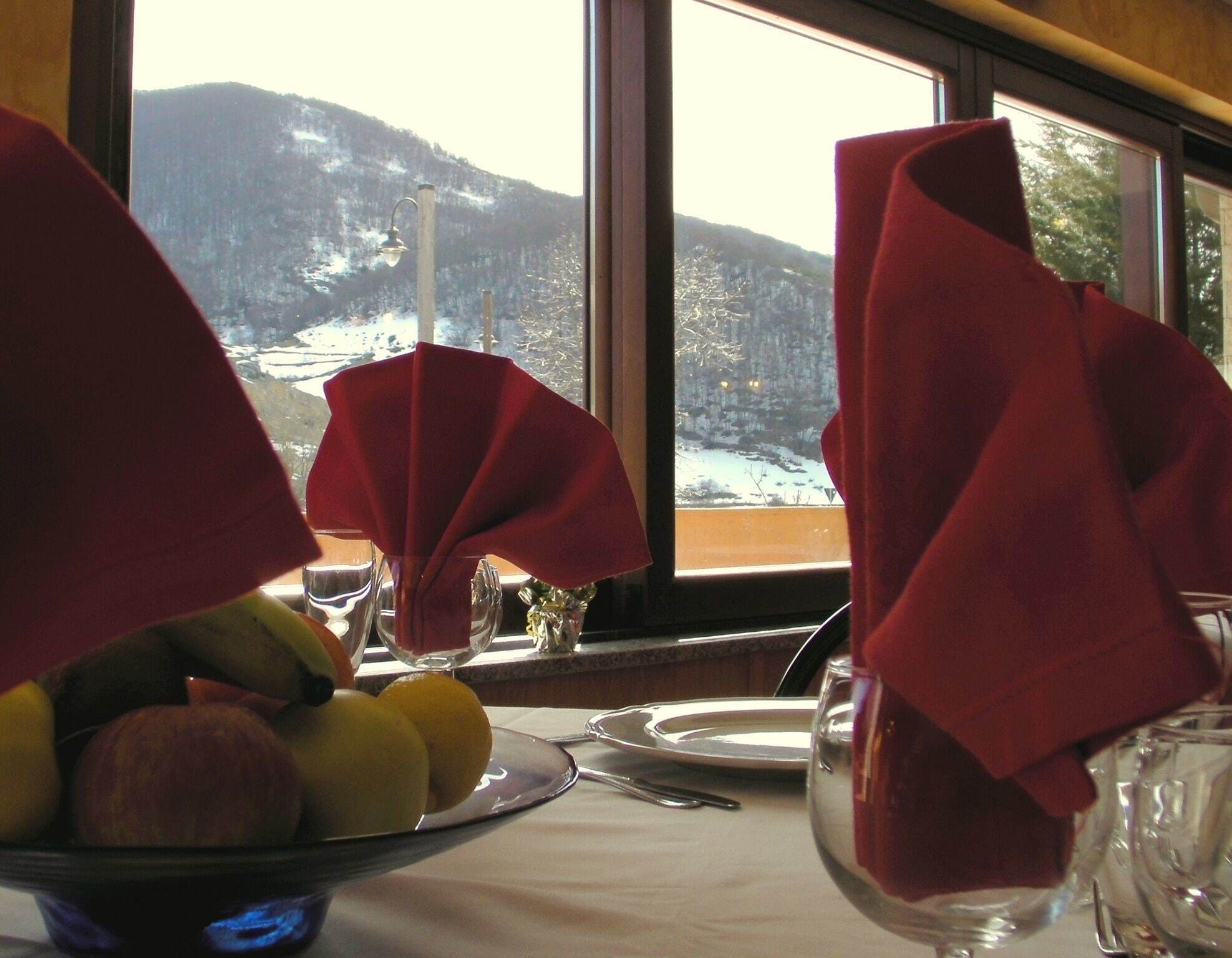 Alba Sporting Hotel Rocca di Mezzo Extérieur photo